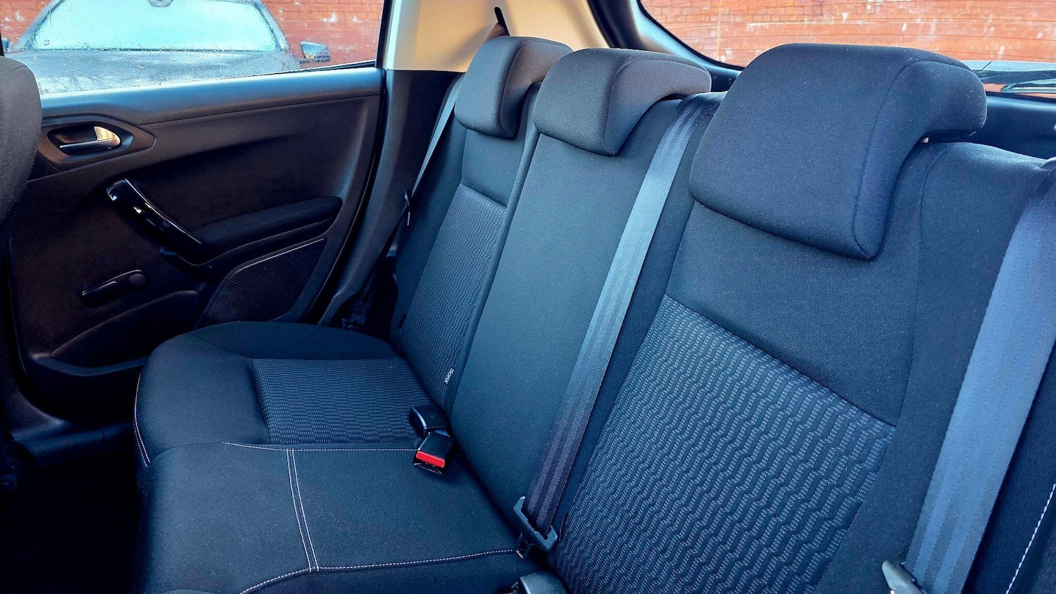 Used Peugeot 208 2018 for sale - 77028899: Photo 15