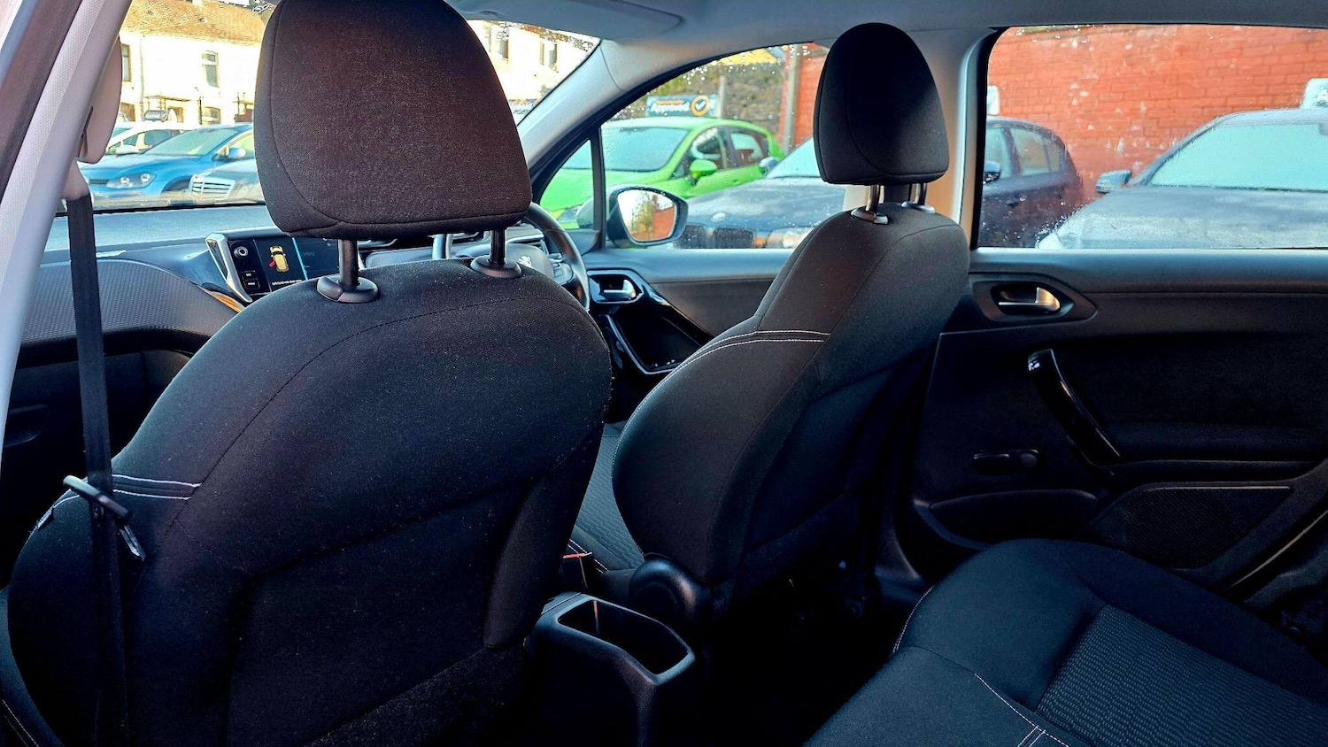 Used Peugeot 208 2018 for sale - 77028899: Photo 16