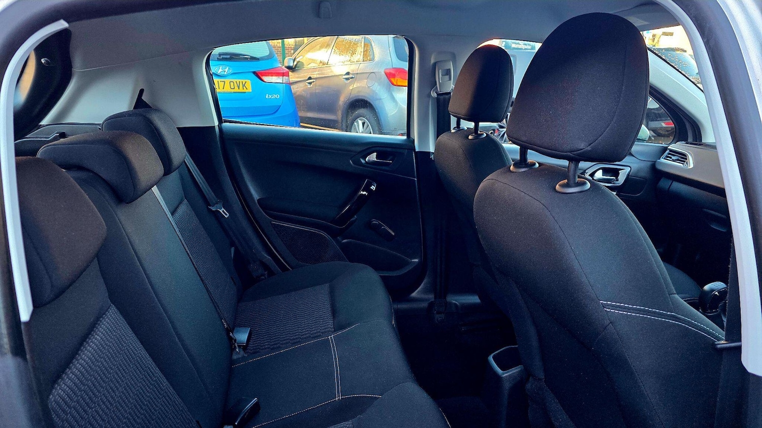 Used Peugeot 208 2018 for sale - 77028899: Photo 17