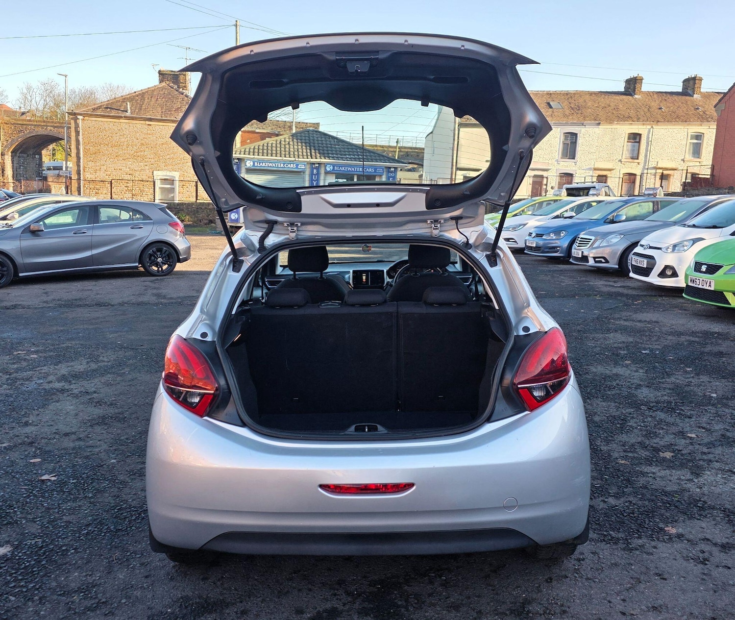 Used Peugeot 208 2018 for sale - 77028899: Photo 19