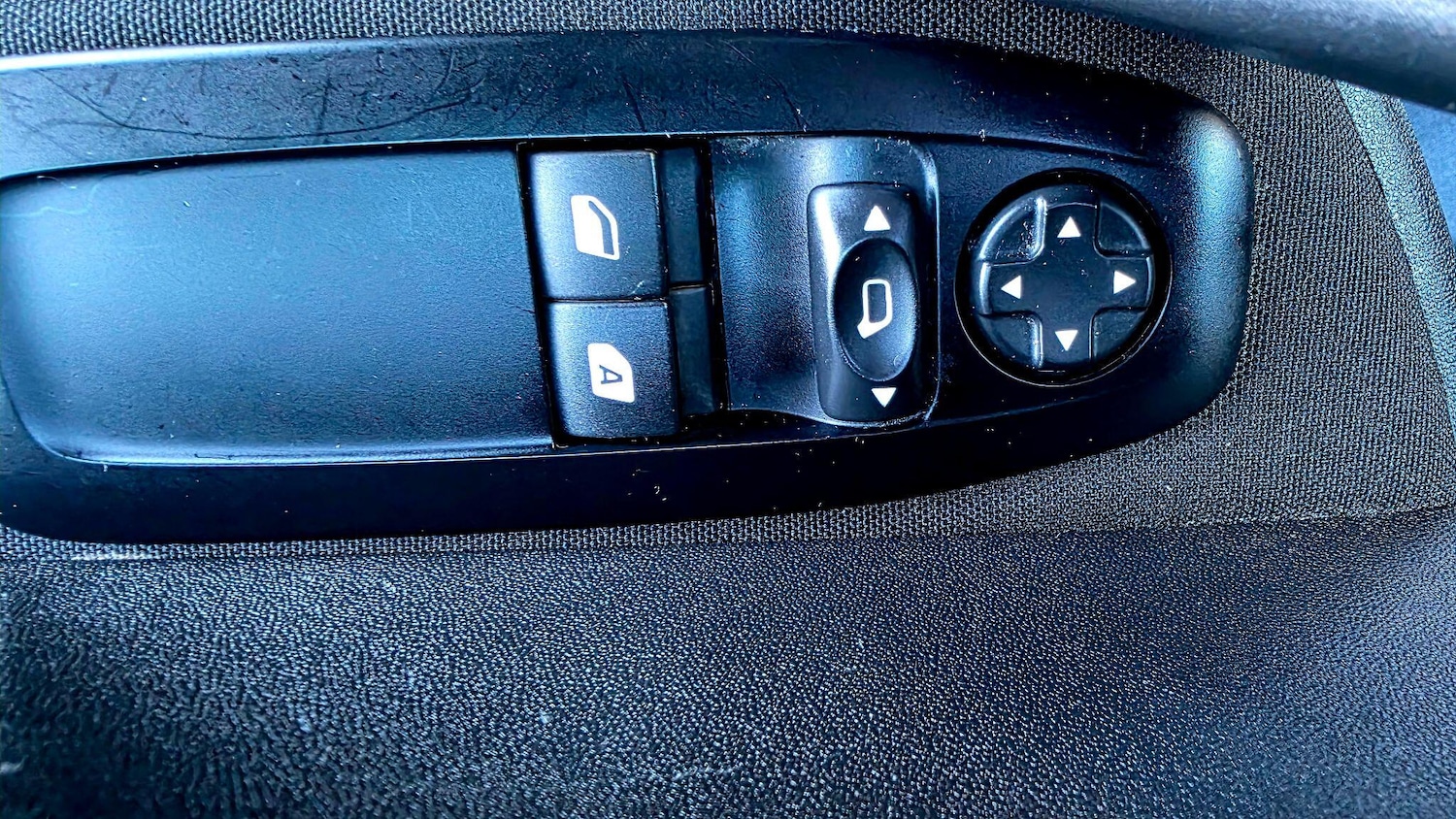 Used Peugeot 208 2018 for sale - 77028899: Photo 20