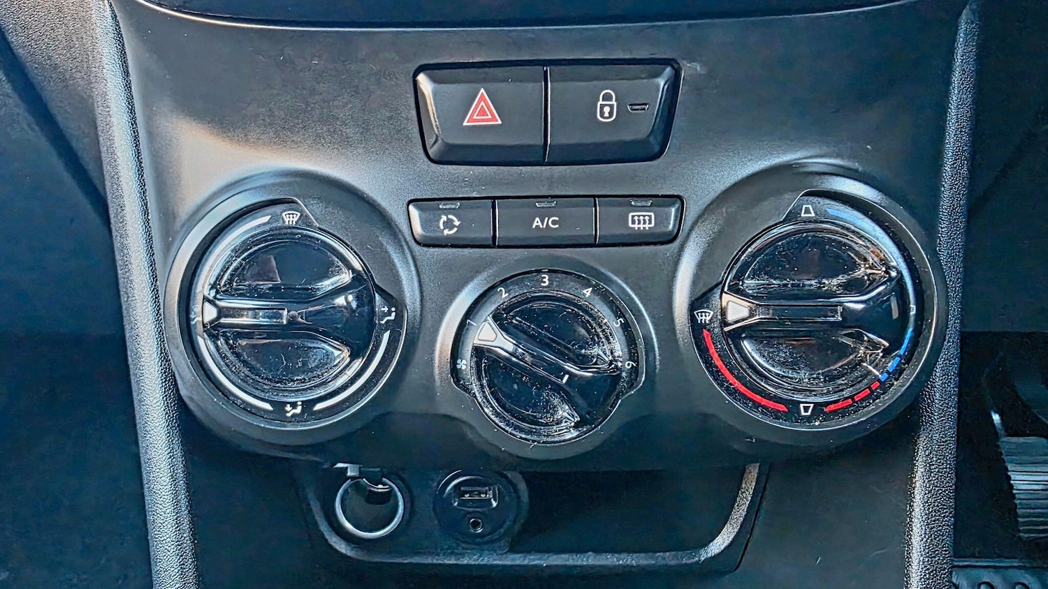 Used Peugeot 208 2018 for sale - 77028899: Photo 24