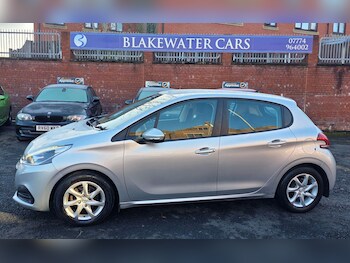 Used Peugeot 208 2018 for sale - 77028899: Photo