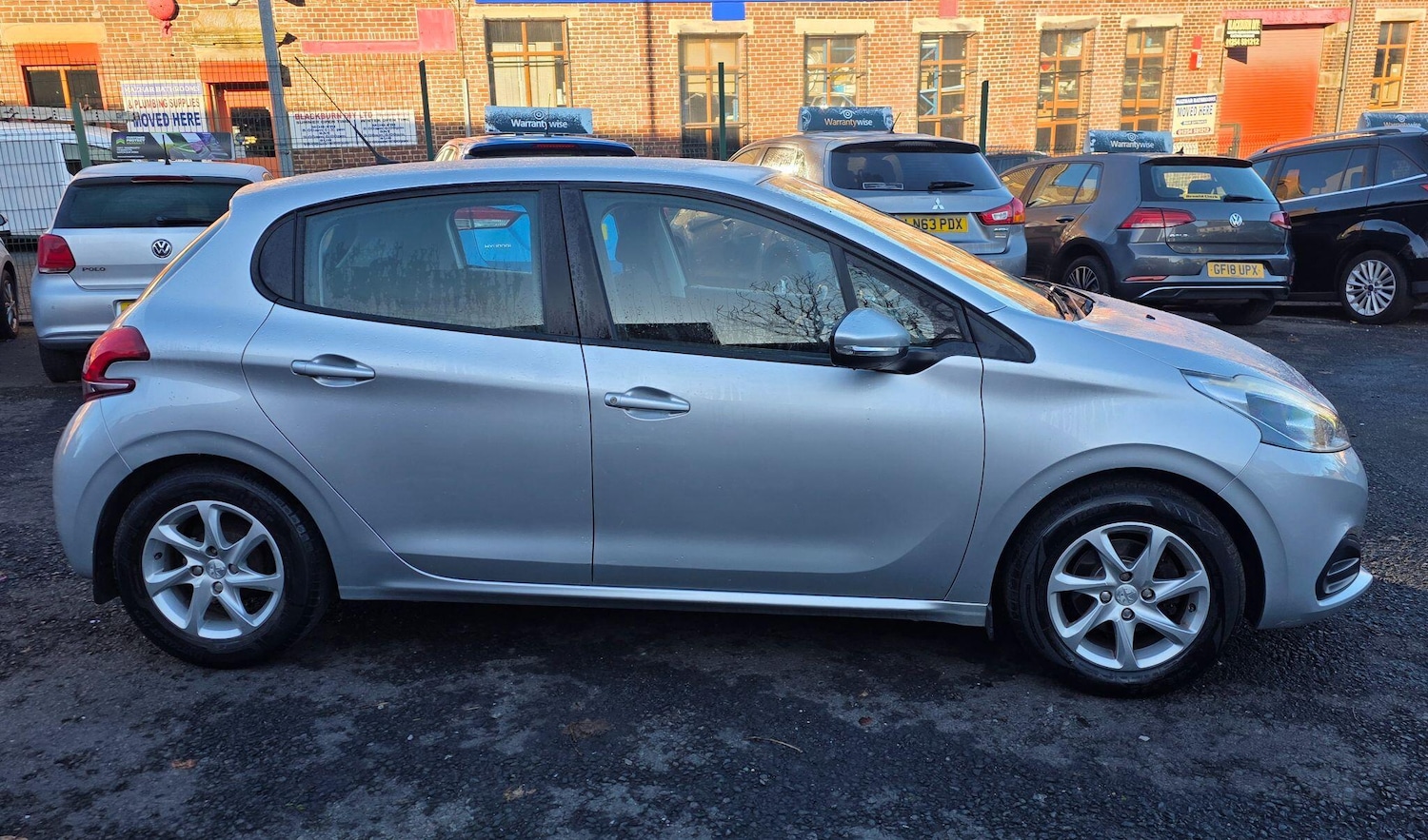 Used Peugeot 208 2018 for sale - 77028899: Photo 8