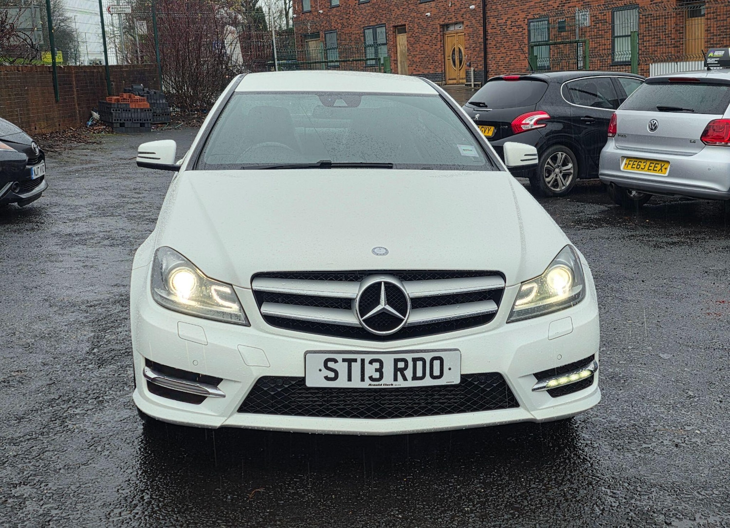 Used Mercedes-Benz C Class 2013 for sale - 77030006: Photo 2