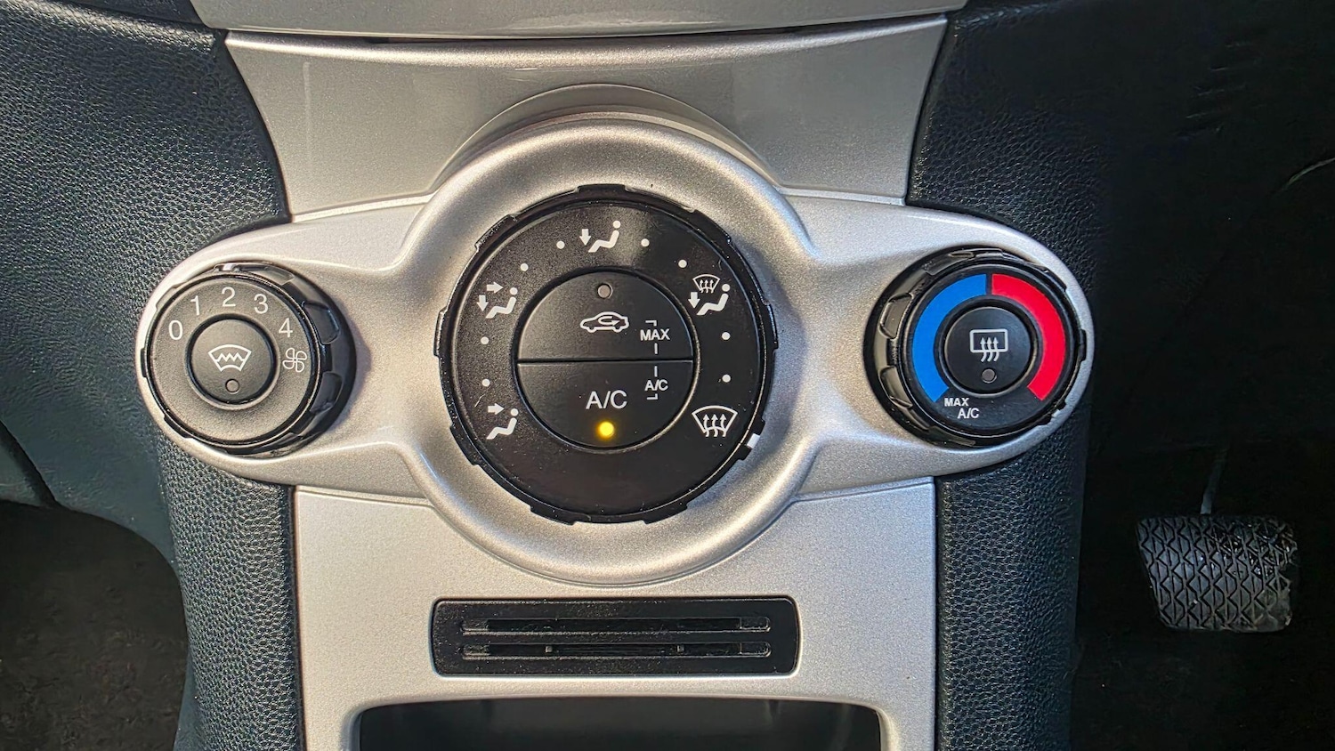 Used Ford Fiesta 2012 for sale - 77029875: Photo 26