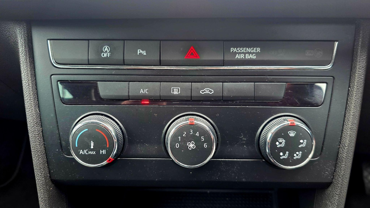 Used SEAT Leon 2019 for sale - 77537398: Photo 28