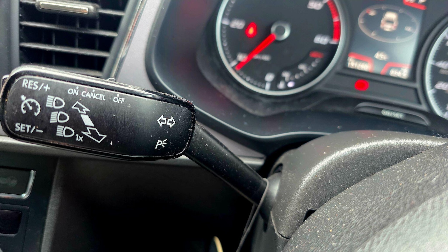 Used SEAT Leon 2019 for sale - 77537398: Photo 32