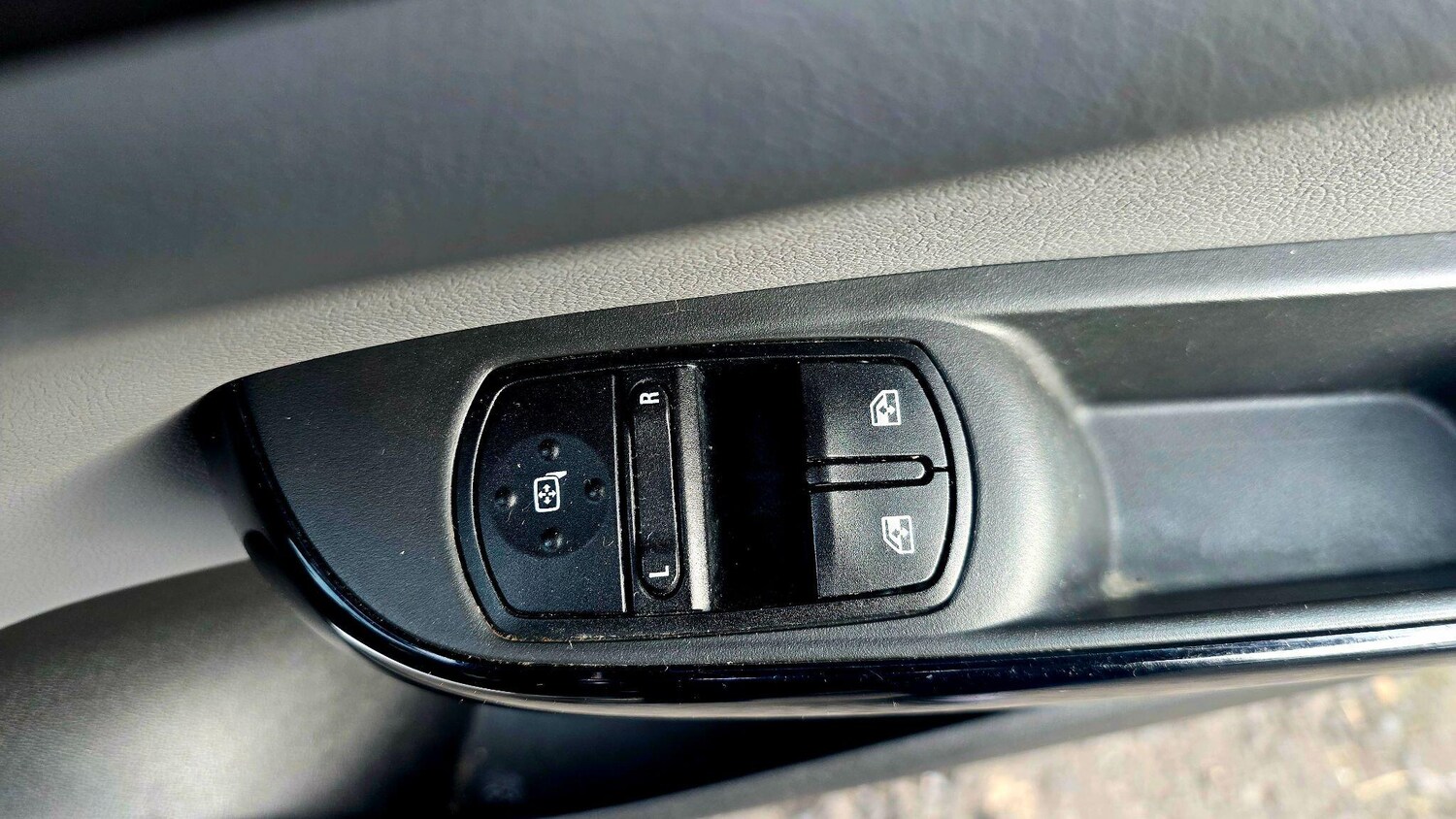 Used Vauxhall Corsa 2015 for sale - 77585977: Photo 22