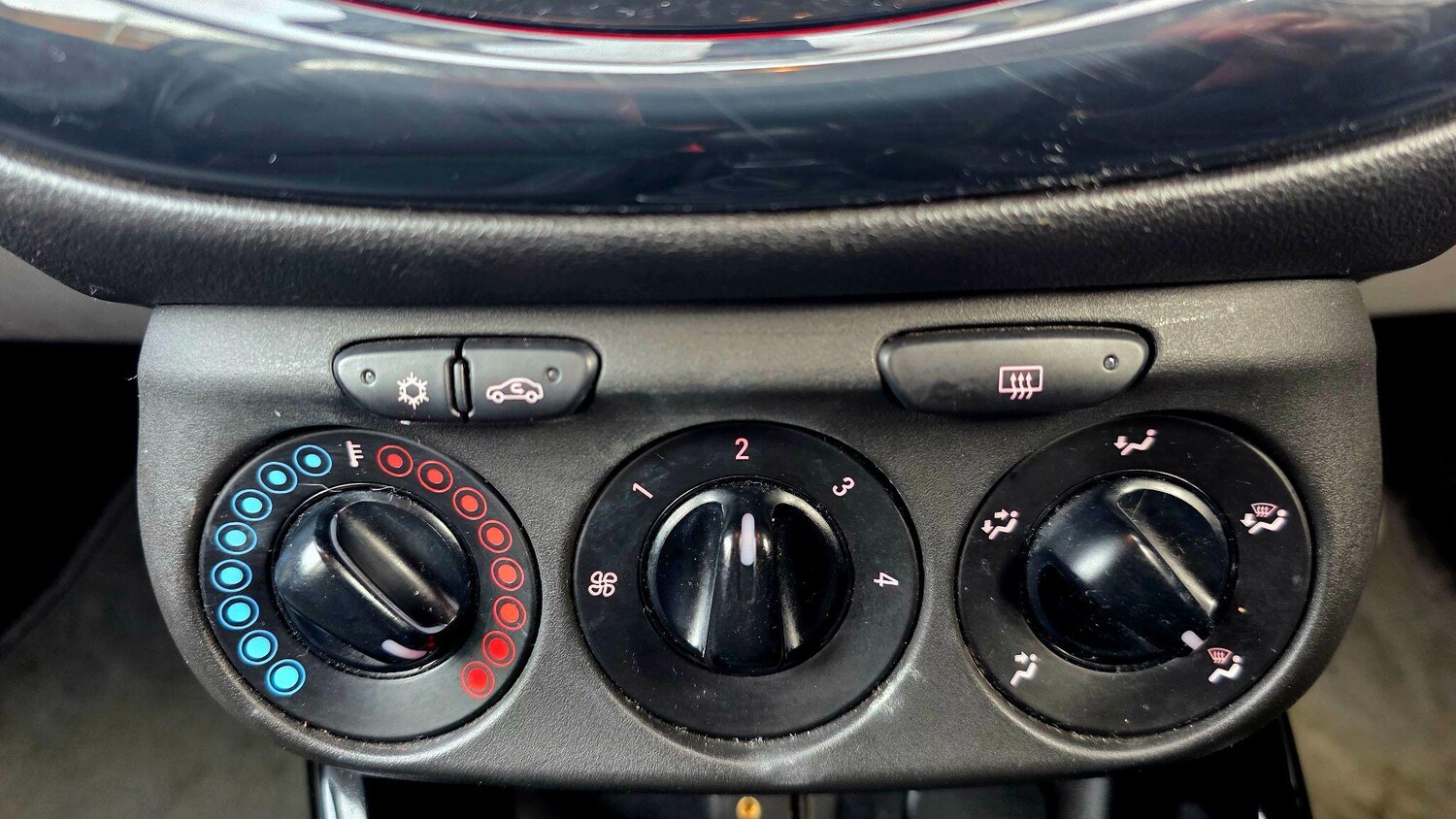 Used Vauxhall Corsa 2015 for sale - 77585977: Photo 25