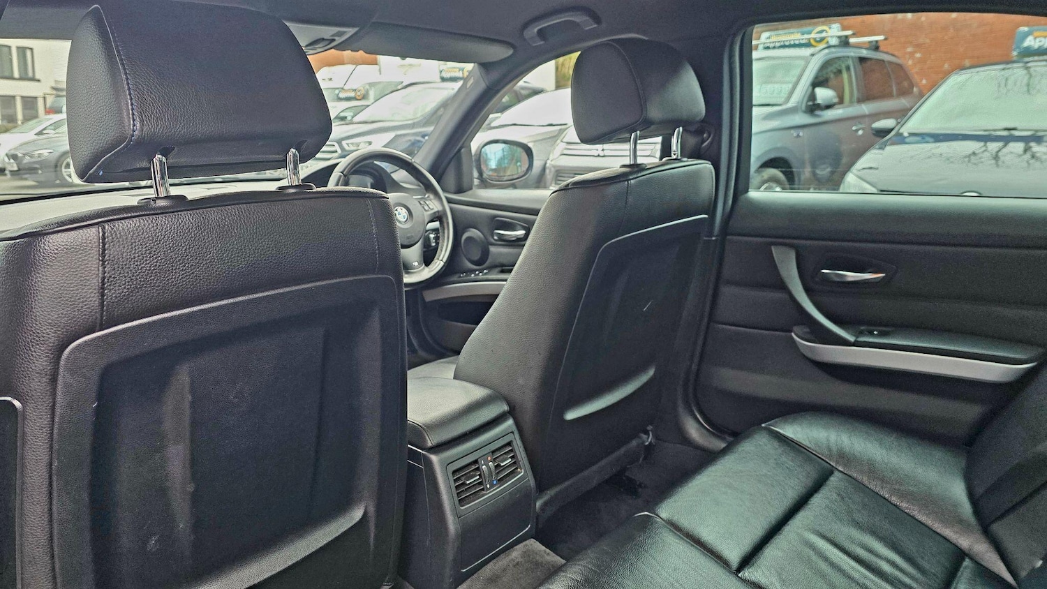 Used BMW 3 Series 2011 for sale - 77330845: Photo 17