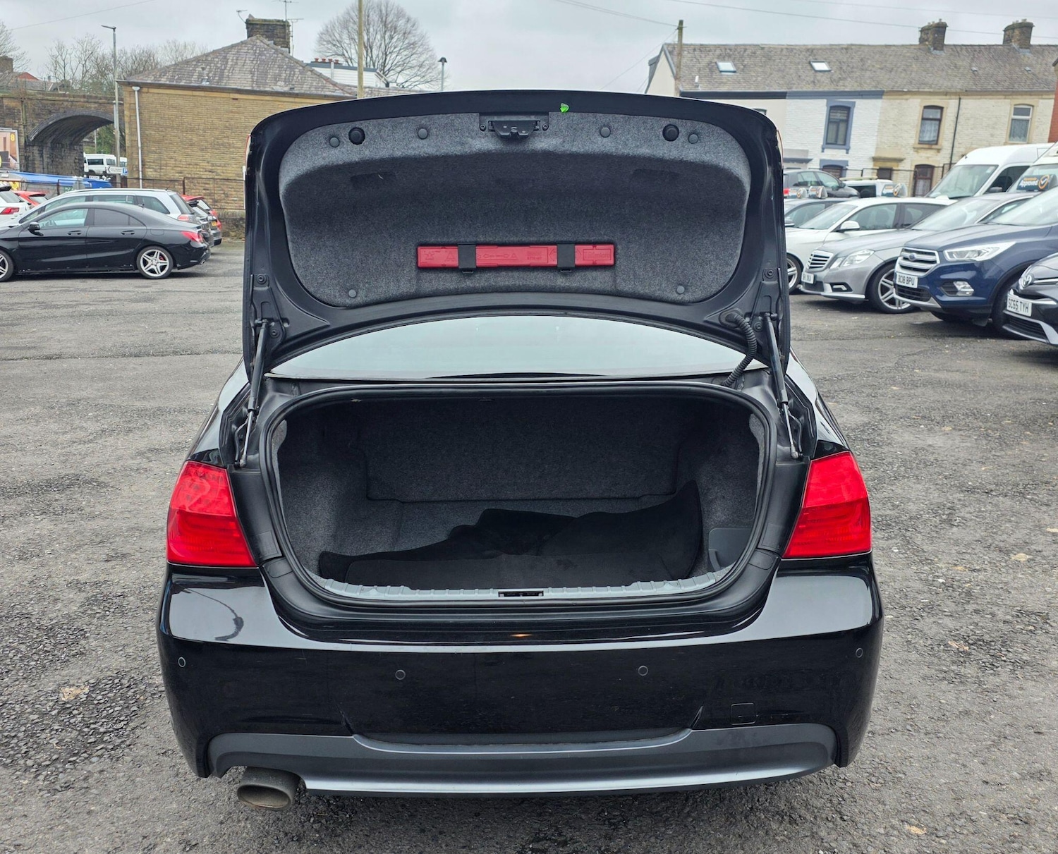 Used BMW 3 Series 2011 for sale - 77330845: Photo 21