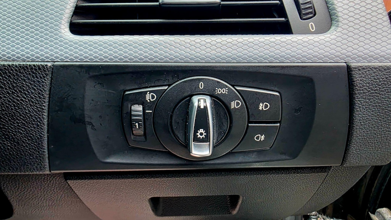 Used BMW 3 Series 2011 for sale - 77330845: Photo 23