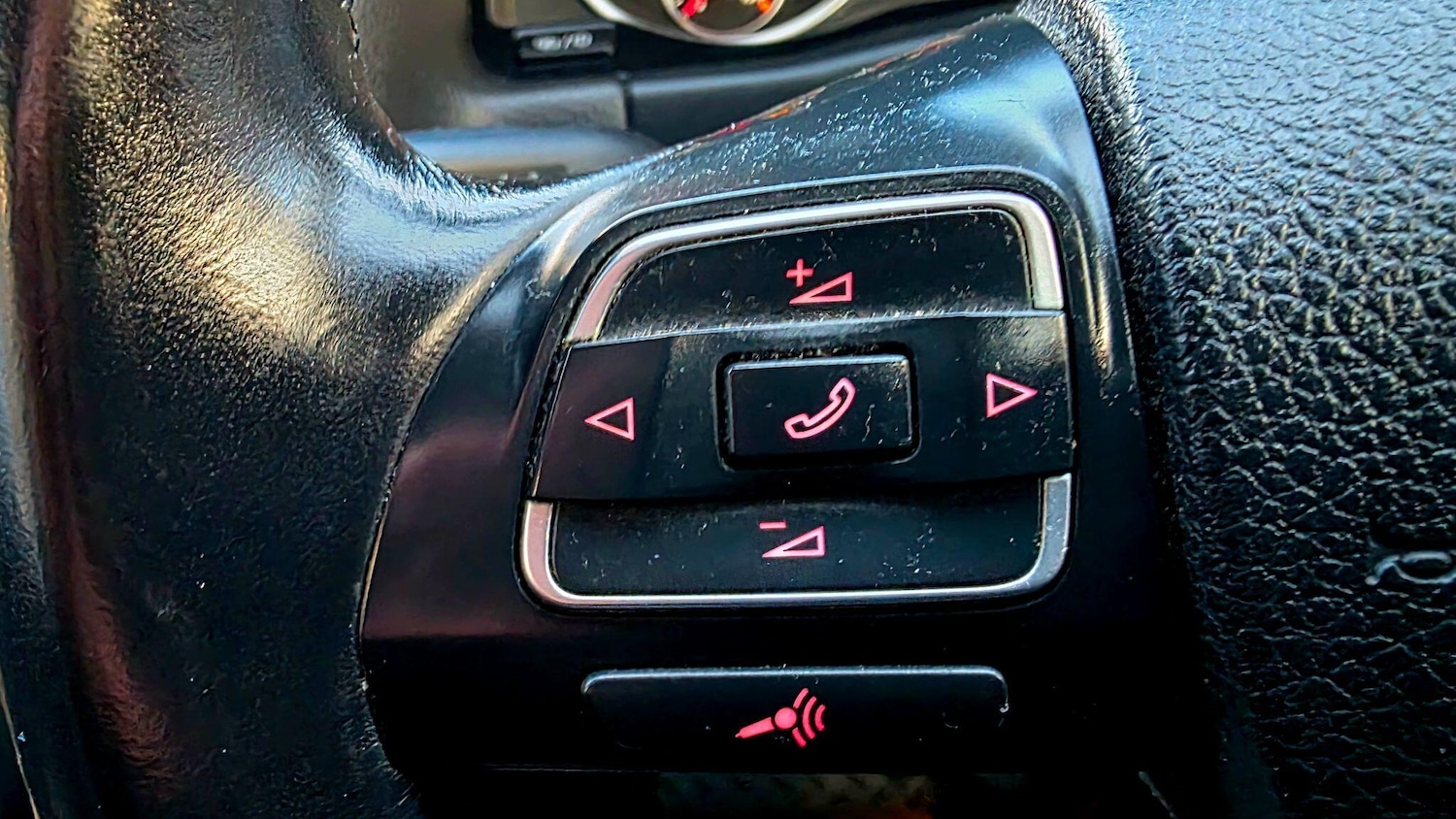 Used Volkswagen Tiguan 2012 for sale - 77029496: Photo 31