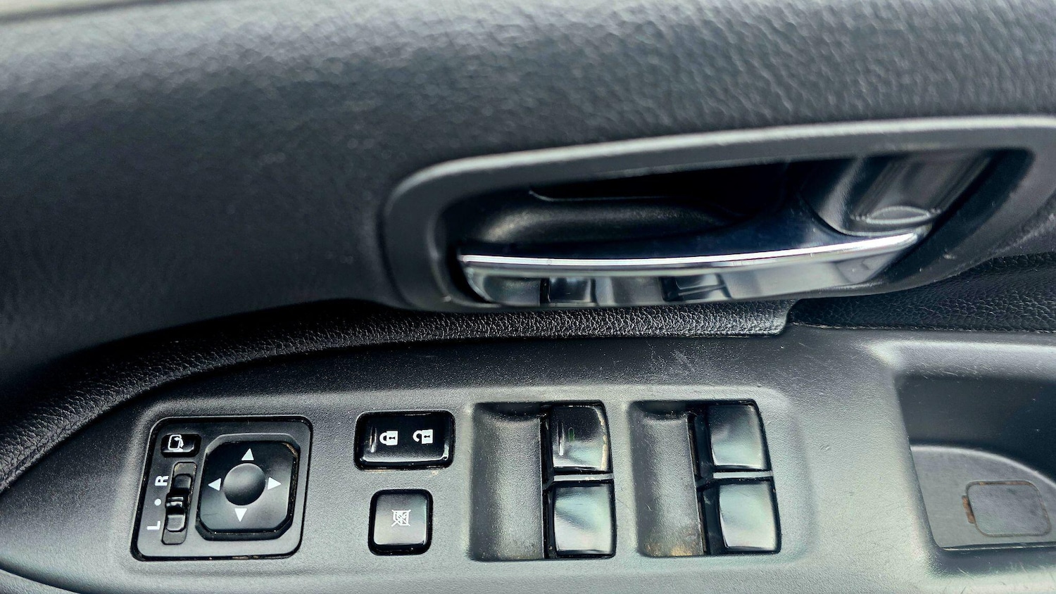 Used Mitsubishi Outlander 2015 for sale - 77237572: Photo 25