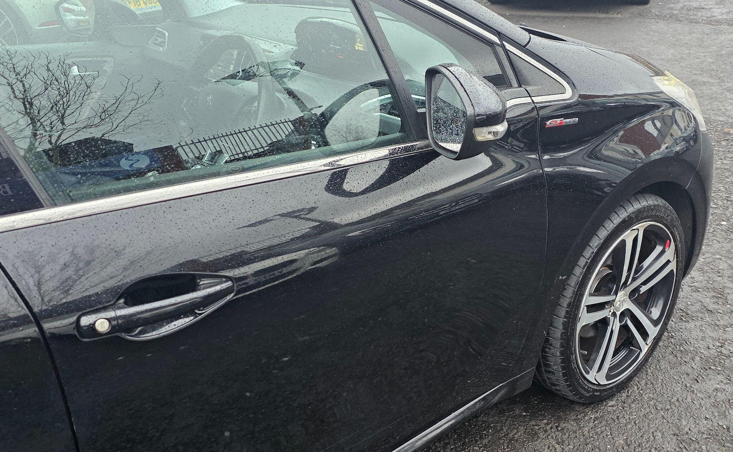 Used Peugeot 208 2016 for sale - 77646302: Photo 10