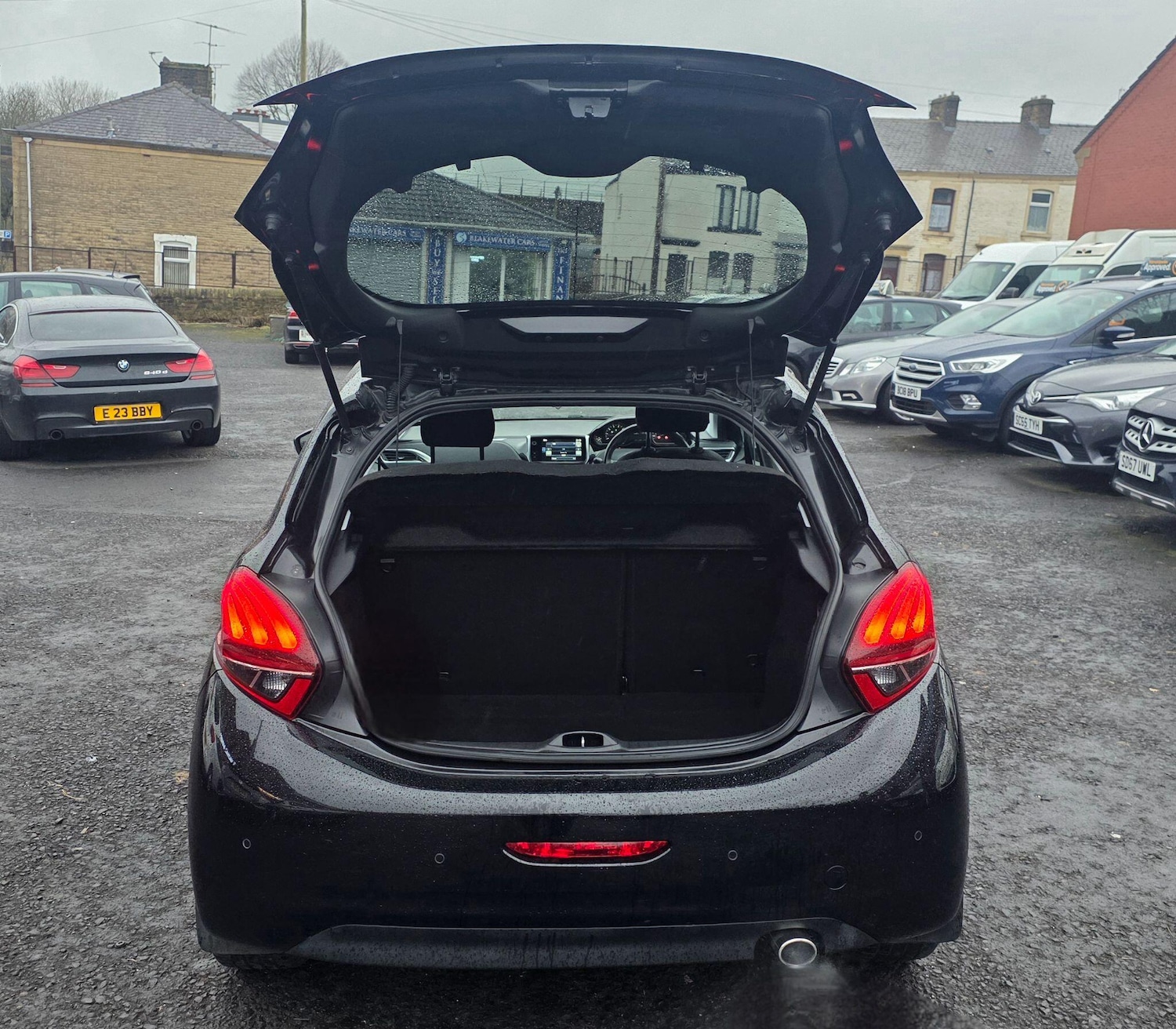 Used Peugeot 208 2016 for sale - 77646302: Photo 21