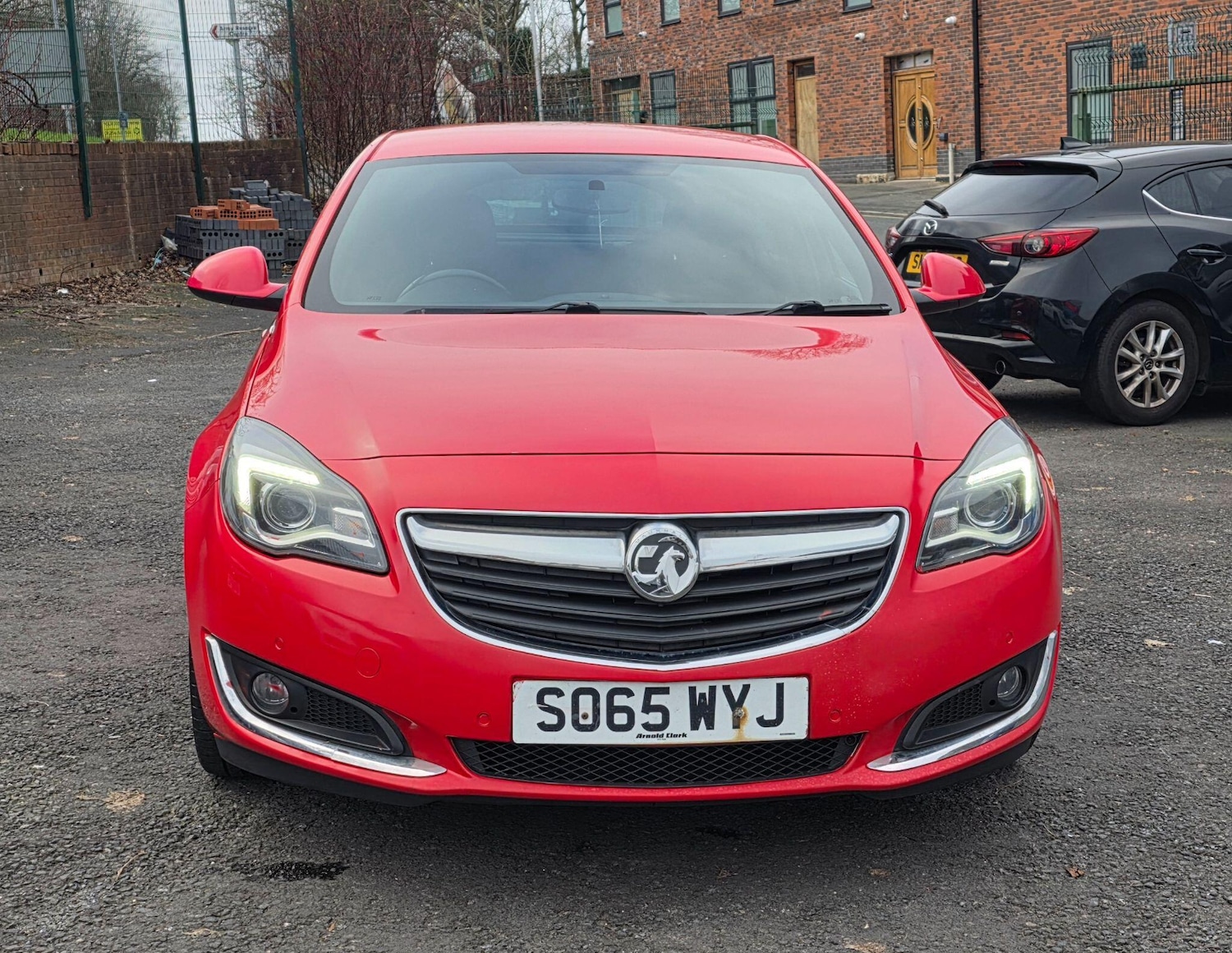 Used Vauxhall Insignia 2016 for sale - 77060229: Photo 2