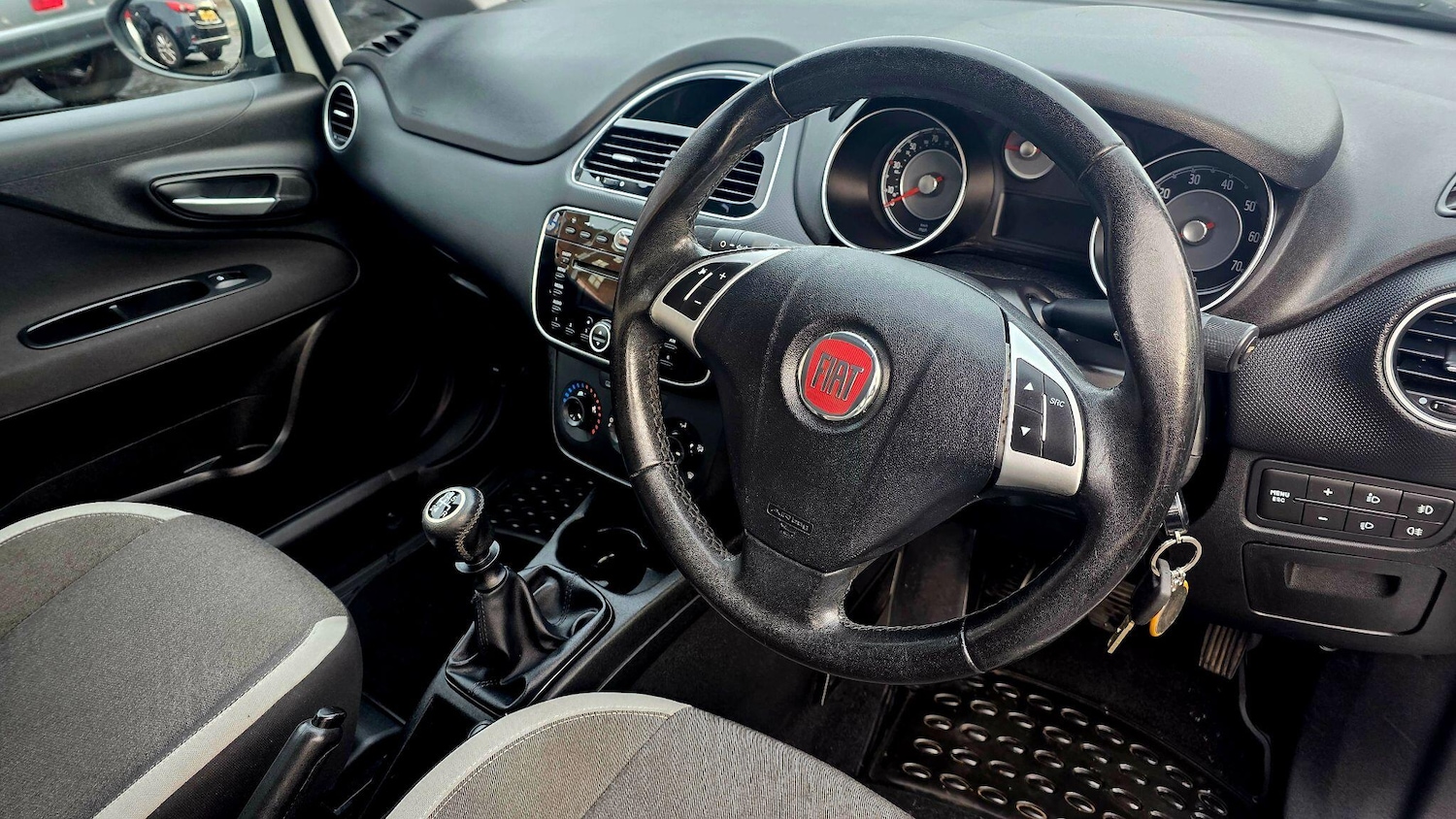 Used Fiat Punto 2013 for sale - 77029126: Photo 21