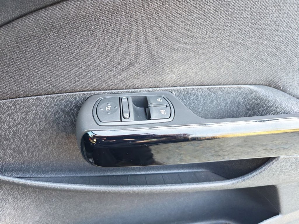 Used Vauxhall Corsa 2012 for sale - 77952282: Photo 32