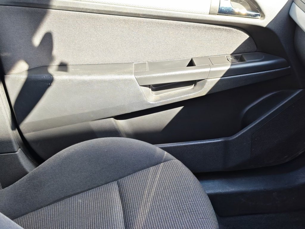 Used Vauxhall Astra 2010 for sale - 77891150: Photo 26