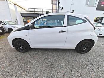 Used Toyota AYGO 2018 for sale - 76439101: Photo