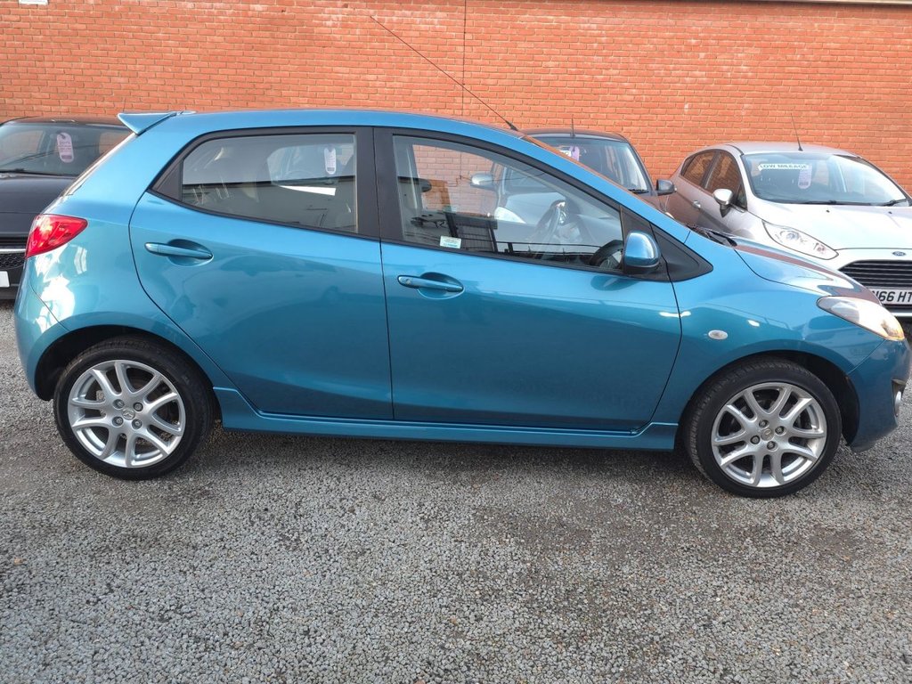 Used Mazda Mazda2 2011 for sale - 77841321: Photo 9