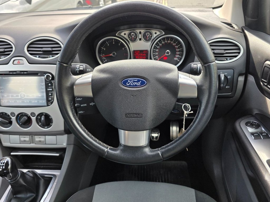 Used Ford Focus 2010 for sale - 76851041: Photo 22
