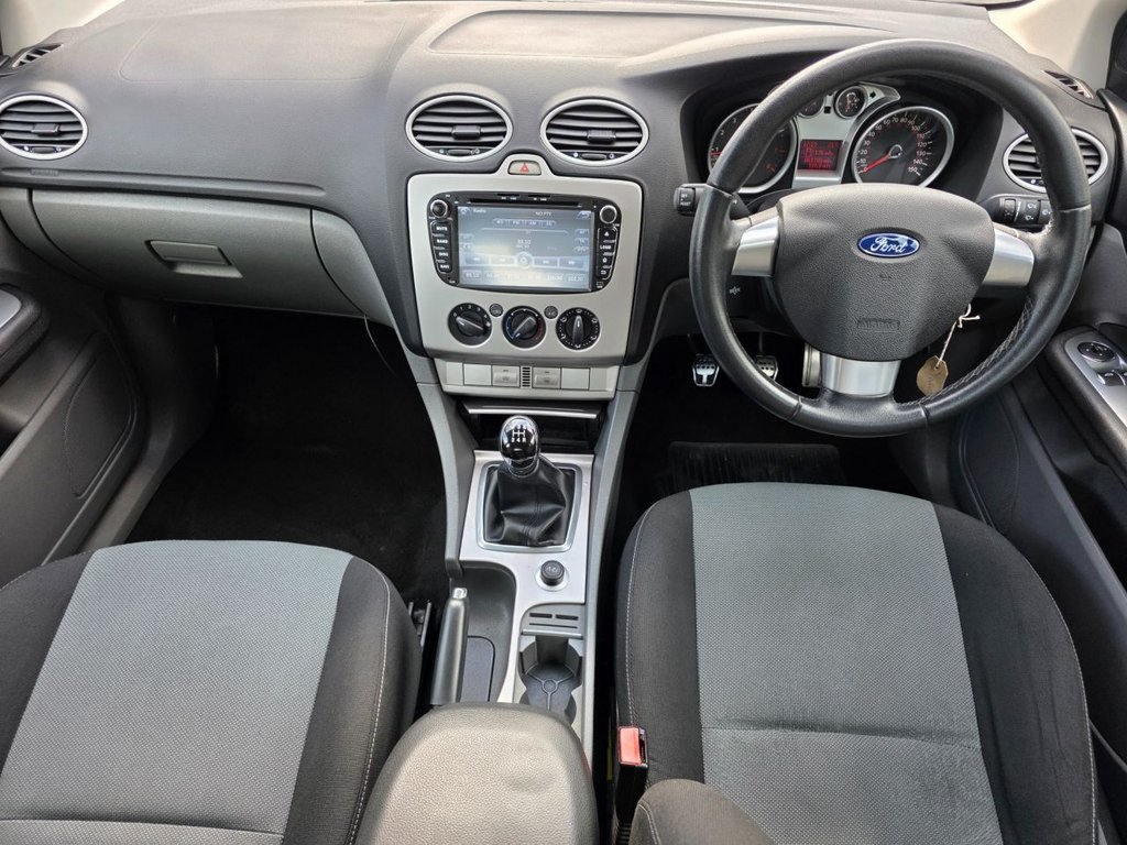 Used Ford Focus 2010 for sale - 76851041: Photo 23