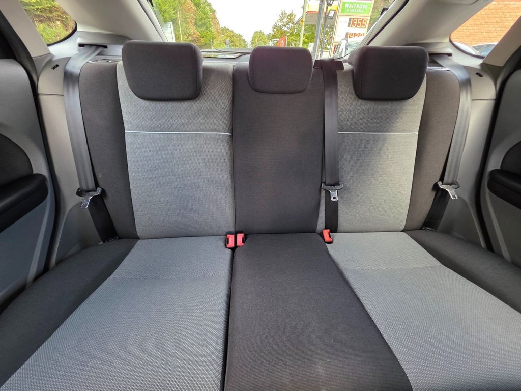 Used Ford Focus 2010 for sale - 76851041: Photo 25