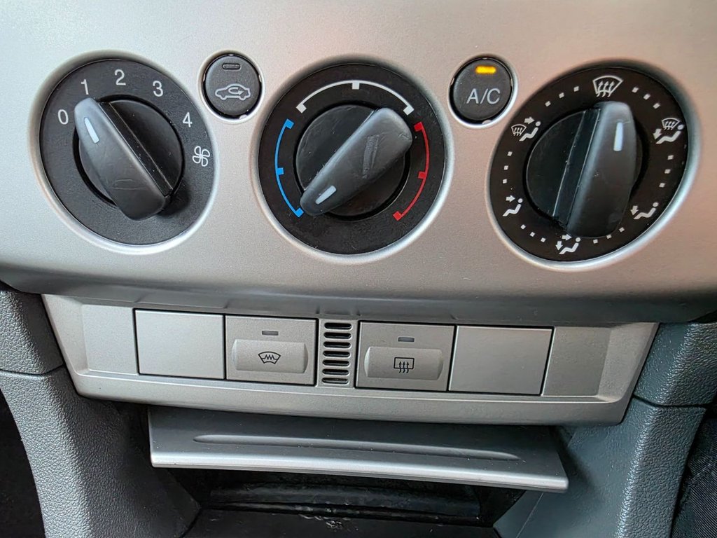 Used Ford Focus 2010 for sale - 76851041: Photo 27