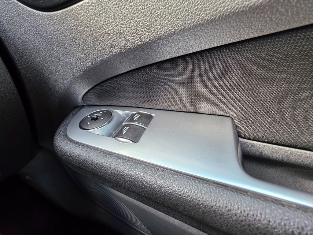 Used Ford Focus 2010 for sale - 76851041: Photo 29