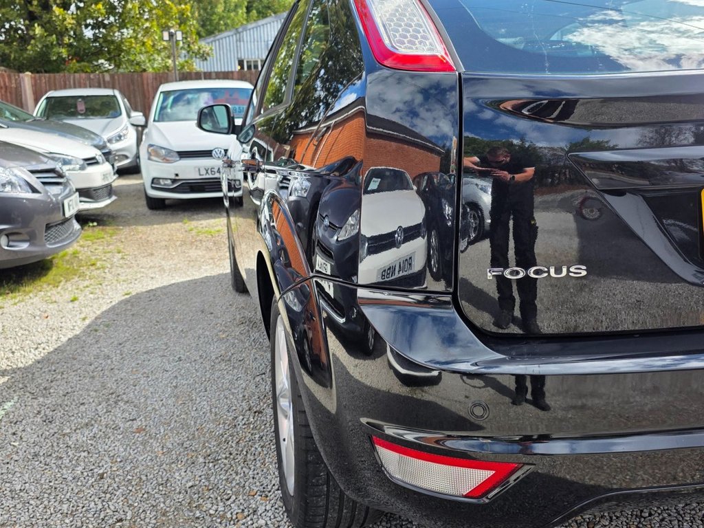 Used Ford Focus 2010 for sale - 76851041: Photo 5