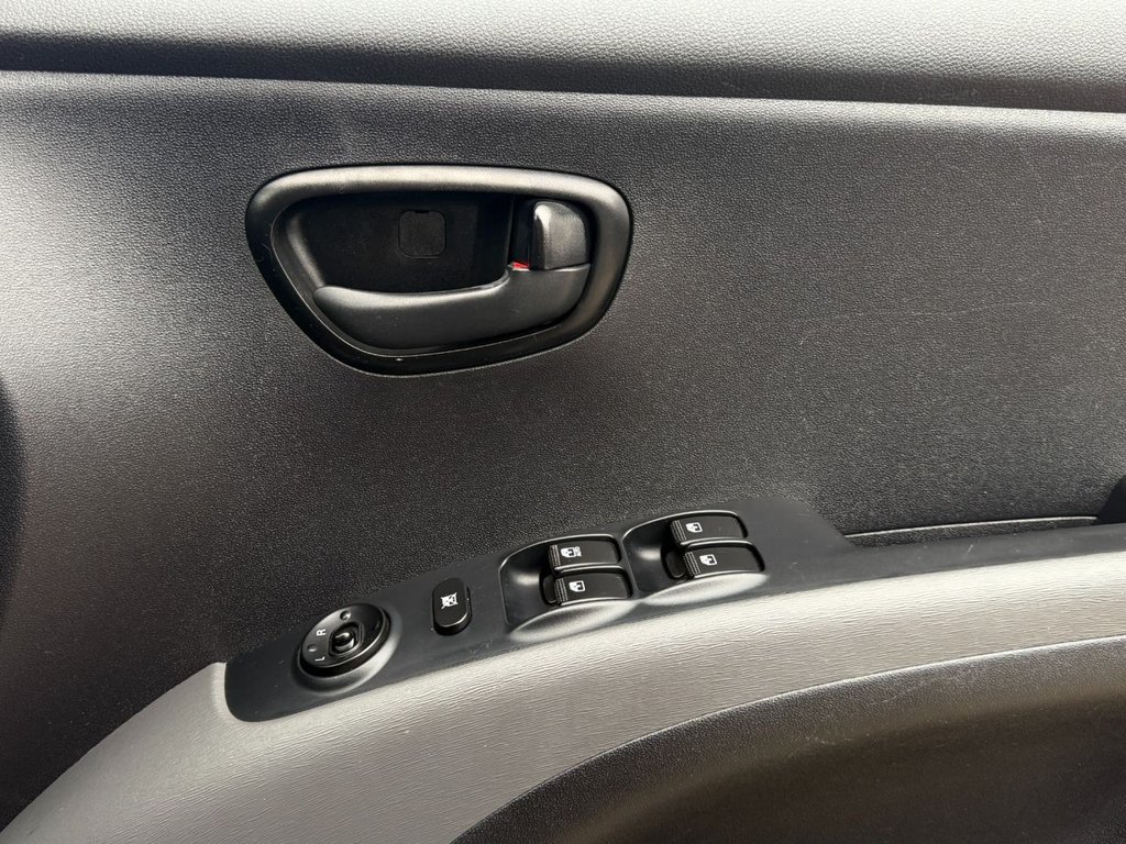 Used Hyundai i10 2009 for sale - 76441798: Photo 25