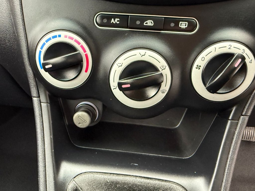 Used Hyundai i10 2009 for sale - 76441798: Photo 28