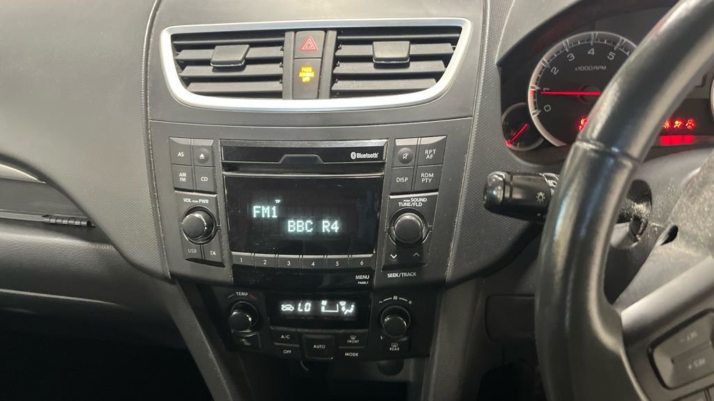 Used Suzuki Swift 2010 for sale - 77785944: Photo 10