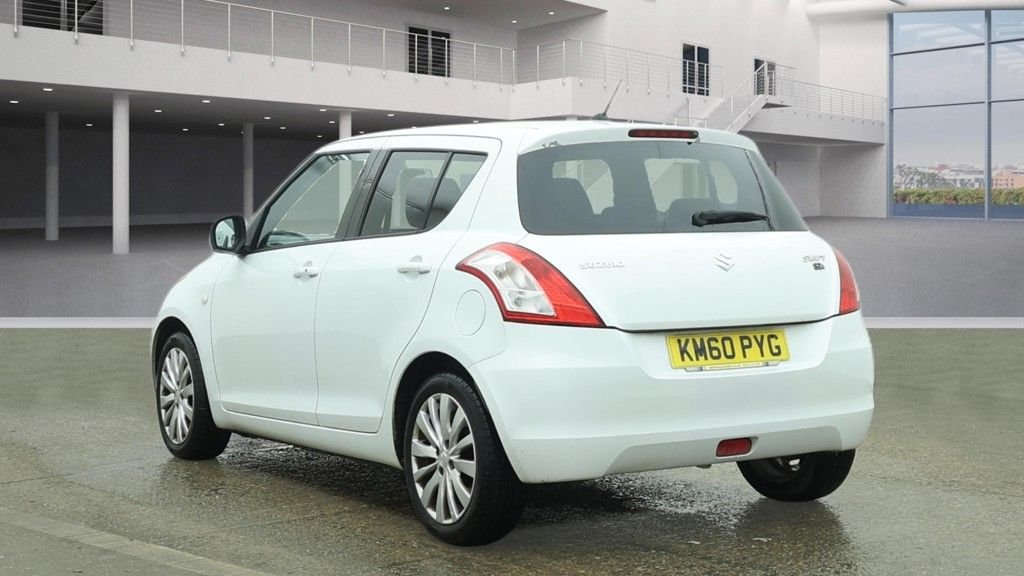 Used Suzuki Swift 2010 for sale - 77785944: Photo 2