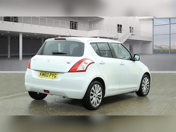 Used Suzuki Swift 2010 for sale - 77785944: Photo