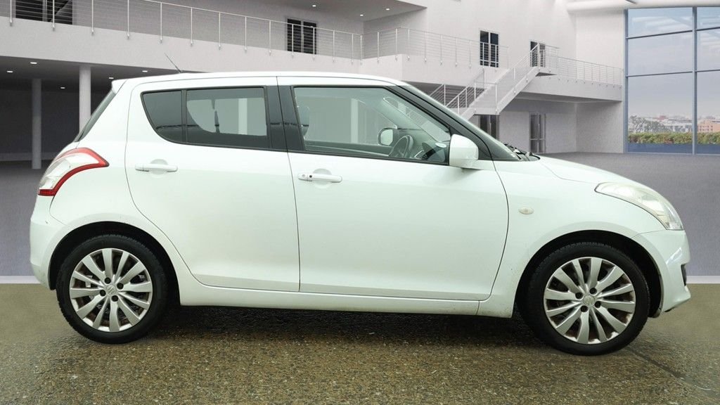 Used Suzuki Swift 2010 for sale - 77785944: Photo 4