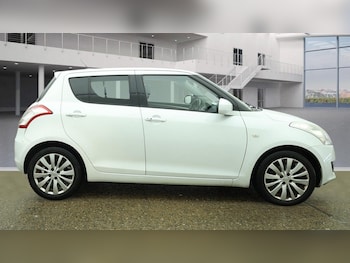 Used Suzuki Swift 2010 for sale - 77785944: Photo