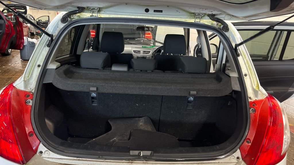 Used Suzuki Swift 2010 for sale - 77785944: Photo 6