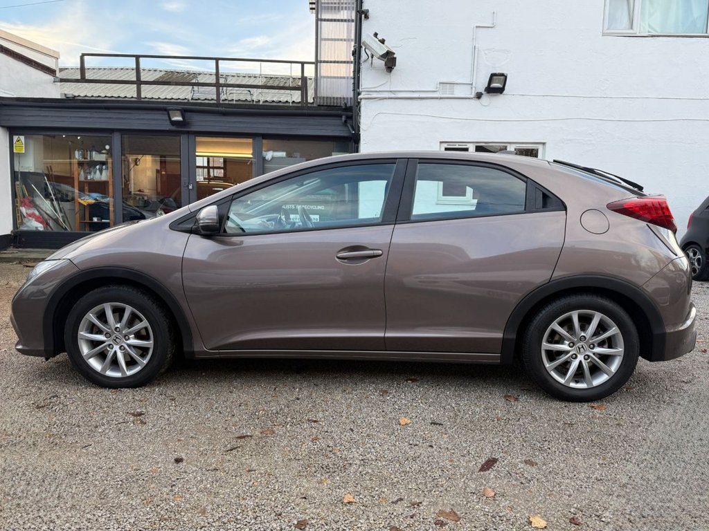 Used Honda Civic 2014 for sale - 76717153: Photo 3