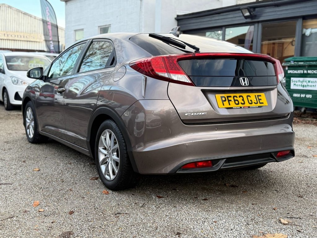 Used Honda Civic 2014 for sale - 76717153: Photo 4