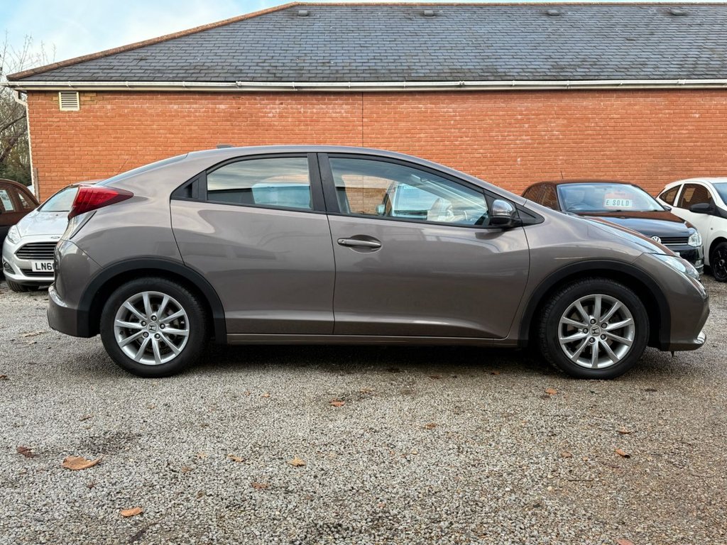 Used Honda Civic 2014 for sale - 76717153: Photo 8