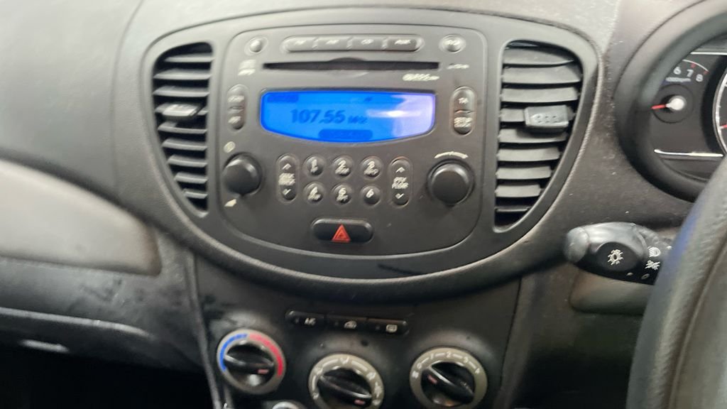 Used Hyundai i10 2011 for sale - 77785983: Photo 11