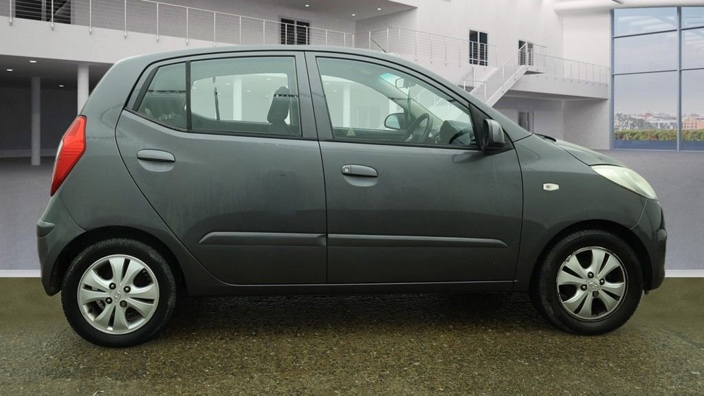 Used Hyundai i10 2011 for sale - 77785983: Photo 5