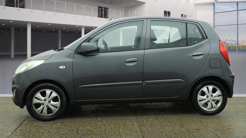 Used Hyundai i10 2011 for sale - 77785983: Photo 6