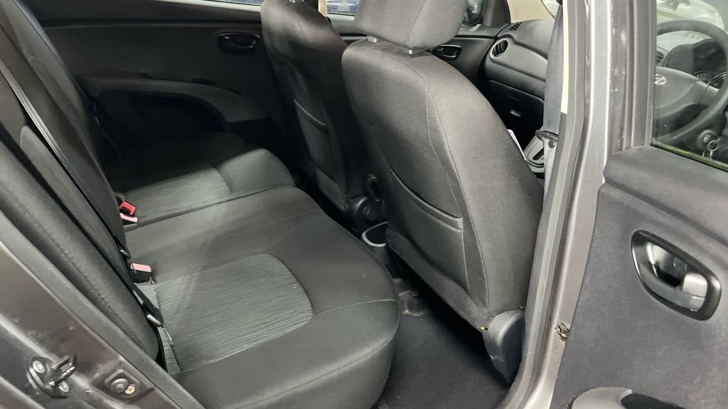 Used Hyundai i10 2011 for sale - 77785983: Photo 8