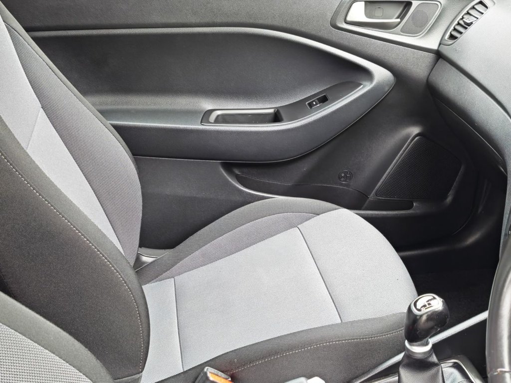 Used Hyundai i20 2018 for sale - 77631582: Photo 25