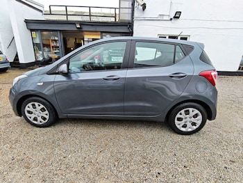 Used Hyundai i10 2014 for sale - 77693401: Photo